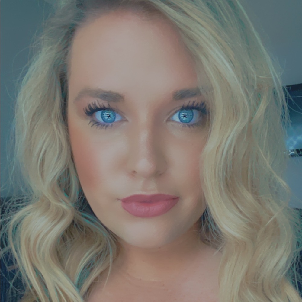 Meet your Posher, Dana